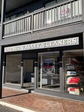 13748 Center St, Carmel Valley, CA à louer Photo de l’immeuble– Image 1 sur 7