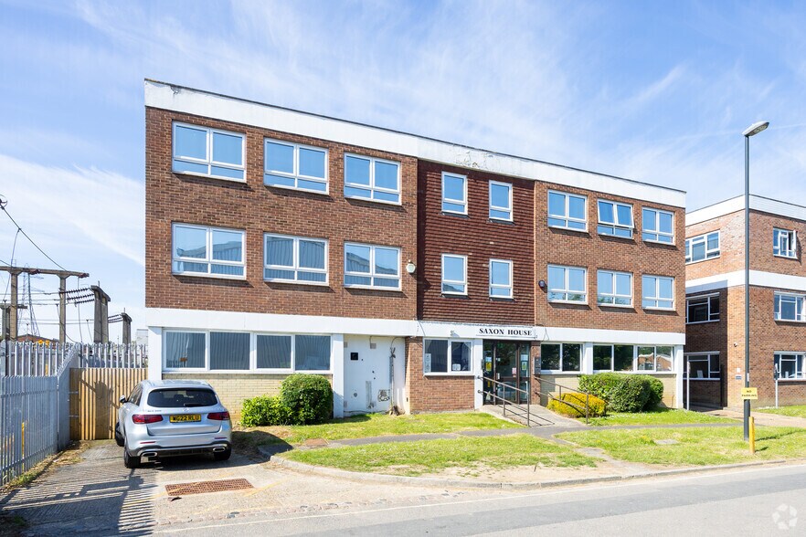 Stephenson Way, Crawley à vendre - Photo de l’immeuble – Image 2 sur 7