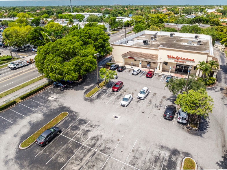 9701 SW 24th St, Miami, FL à louer - Photo de l’immeuble – Image 3 sur 6