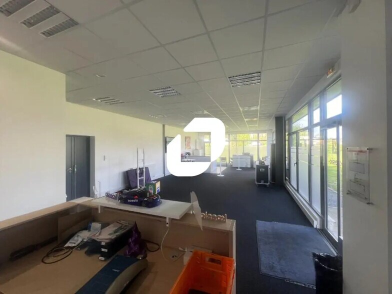 Bureau dans LA CHAPELLE-D'ARMENTIERES à louer - Photo de l’immeuble – Image 2 sur 5