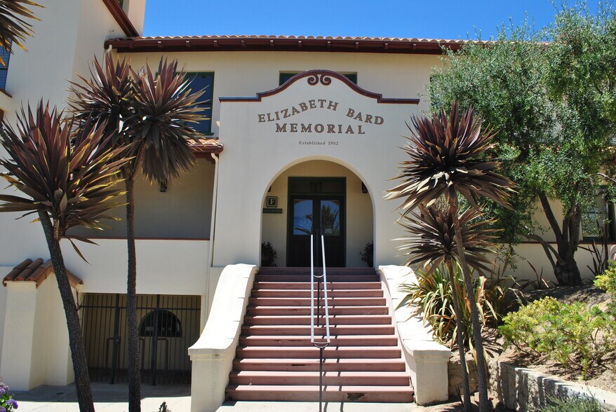 121 N Fir St, Ventura, CA à louer - Photo de l’immeuble – Image 3 sur 5