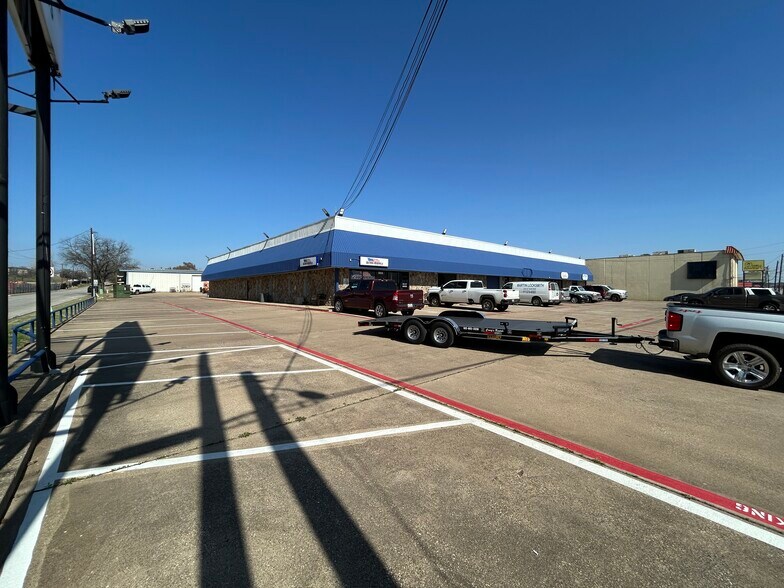 2821 W Division St, Arlington, TX à louer - Photo de l’immeuble – Image 3 sur 11