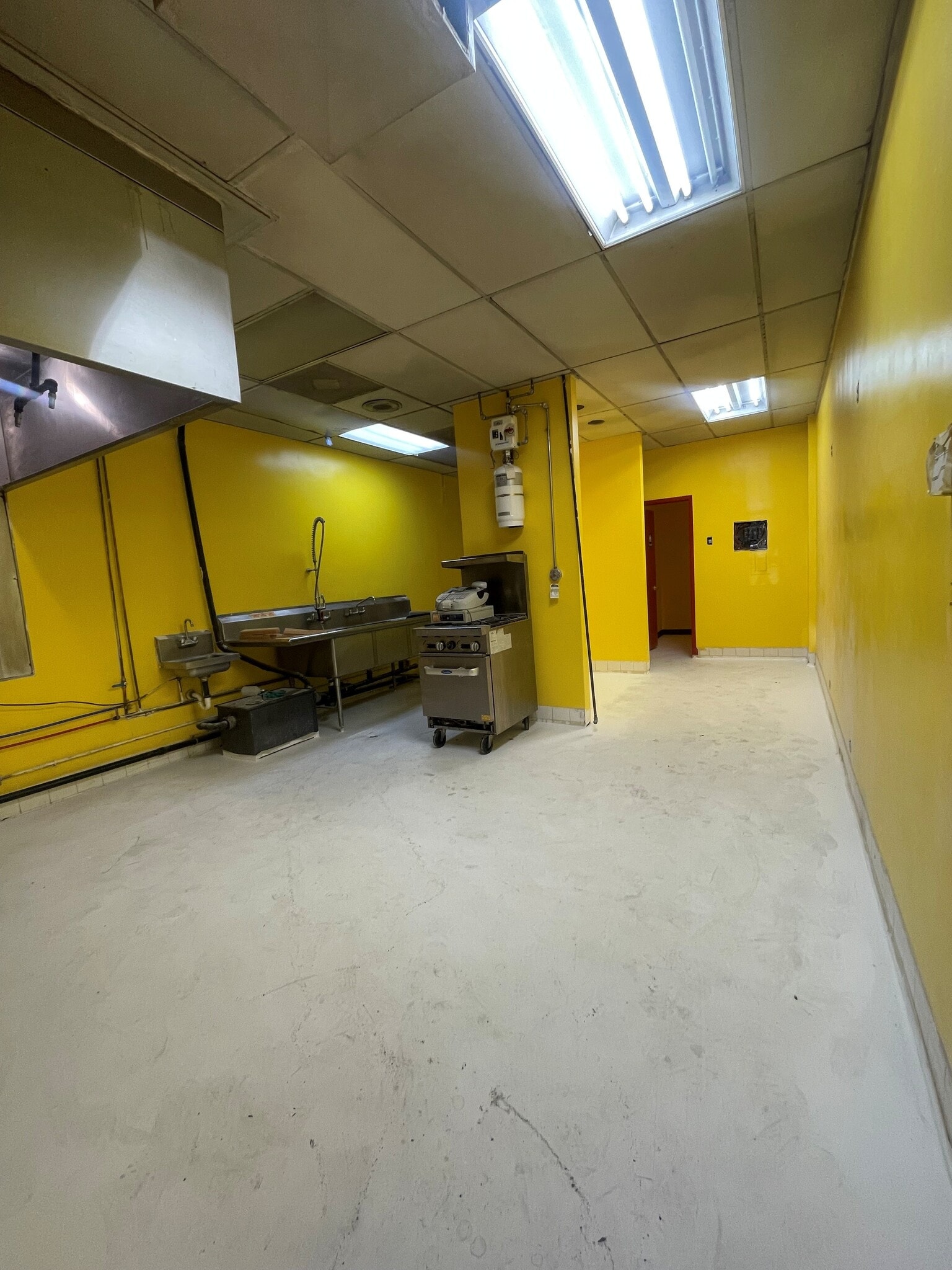 1041 E Avenue J, Lancaster, CA à louer Photo intérieure– Image 1 sur 15