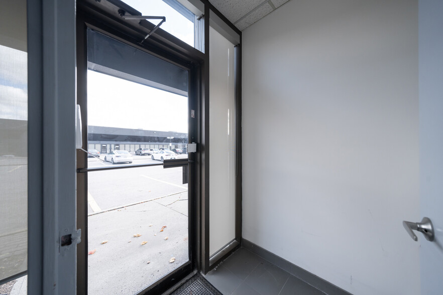 445 Milner Ave, Toronto, ON à vendre - Photo de l’immeuble – Image 1 sur 11