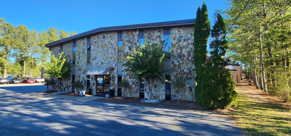 318 Bell Park Dr, Woodstock, GA à vendre - Photo principale – Image 1 sur 14