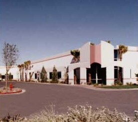 6380 McLeod Dr, Las Vegas, NV à louer - Photo de l’immeuble – Image 2 sur 4