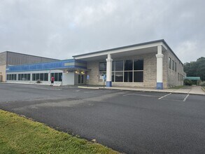 1315 John Fitch Blvd, South Windsor, CT à louer Photo intérieure– Image 1 sur 6