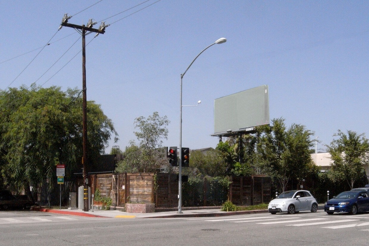 1201-1205 N La Brea Ave, West Hollywood, CA à louer Photo intérieure– Image 1 sur 25