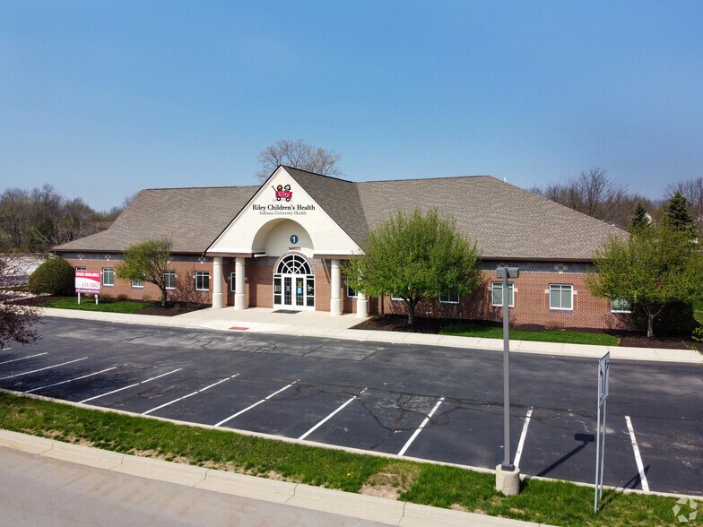 14828 Greyhound Ct, Carmel, IN à vendre - Photo de l’immeuble – Image 2 sur 12