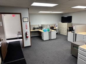 3711 E 10 Mile Rd, Warren, MI à louer Photo intérieure– Image 2 sur 4