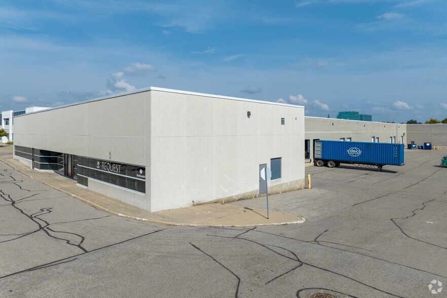 121 Granton Dr, Richmond Hill, ON à louer - Photo de l’immeuble – Image 2 sur 3