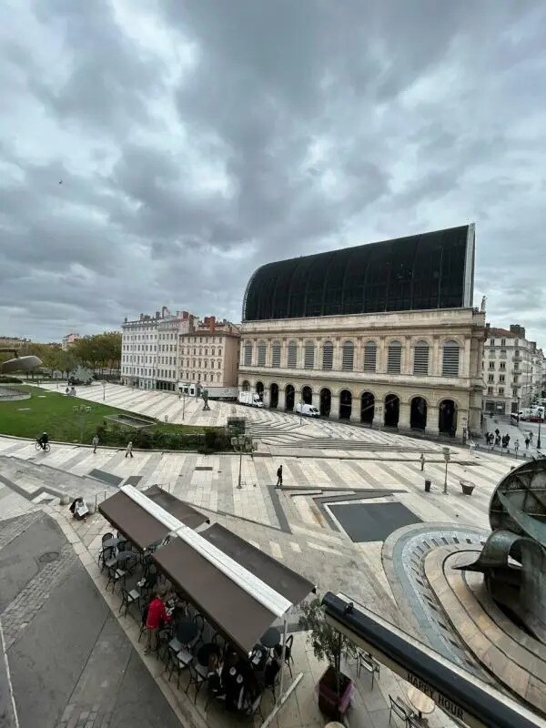 Bureau dans Lyon à louer Photo de l’immeuble– Image 1 sur 2