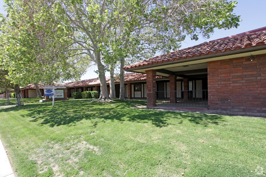 43823-43843 10th St W, Lancaster, CA à louer - Photo de l’immeuble – Image 1 sur 10