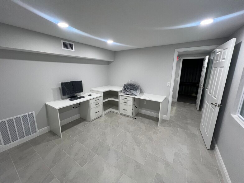 2505 Park Dr, Sanford, FL à vendre - Photo de l’immeuble – Image 2 sur 4