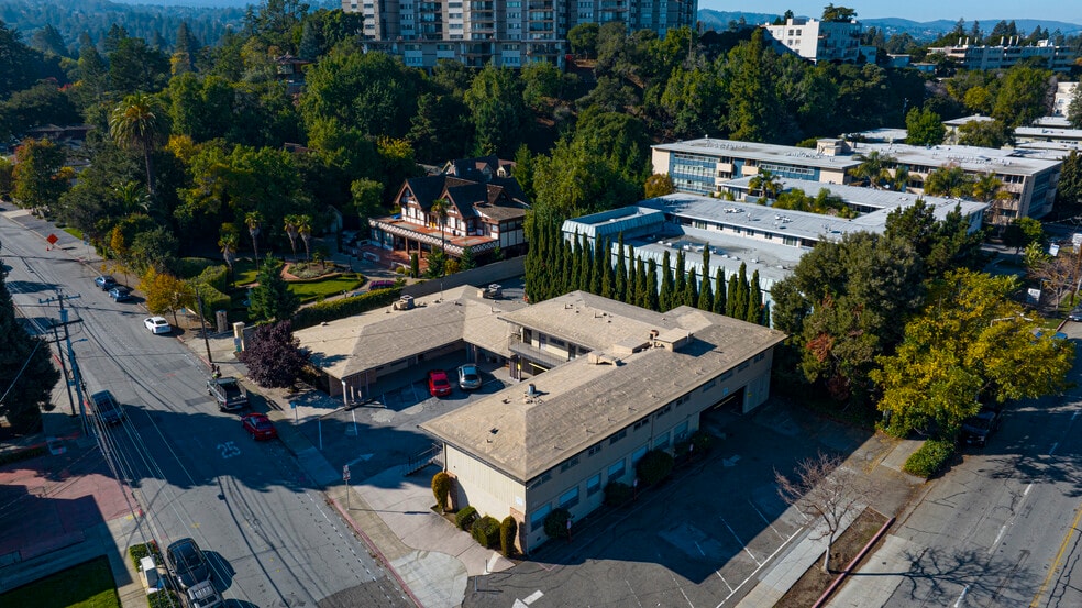 101 N El Camino Real, San Mateo, CA à vendre - Photo de l’immeuble – Image 1 sur 11