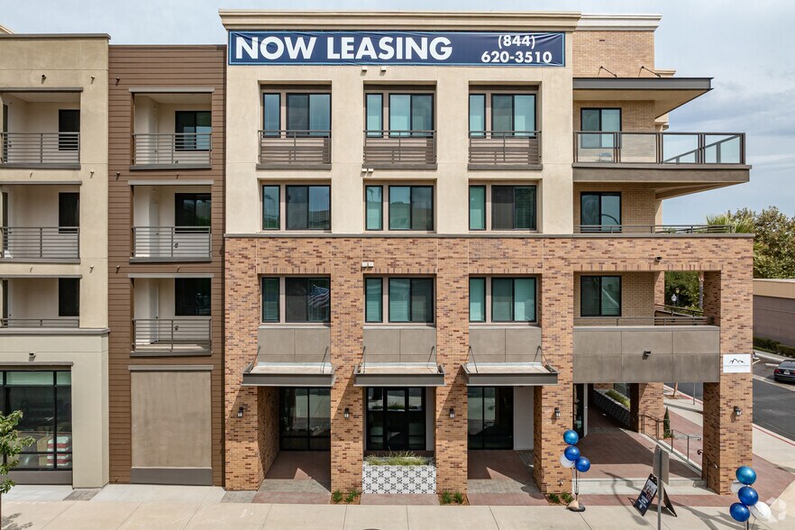 320 N Euclid Ave, Ontario, CA à louer - Photo de l’immeuble – Image 3 sur 6