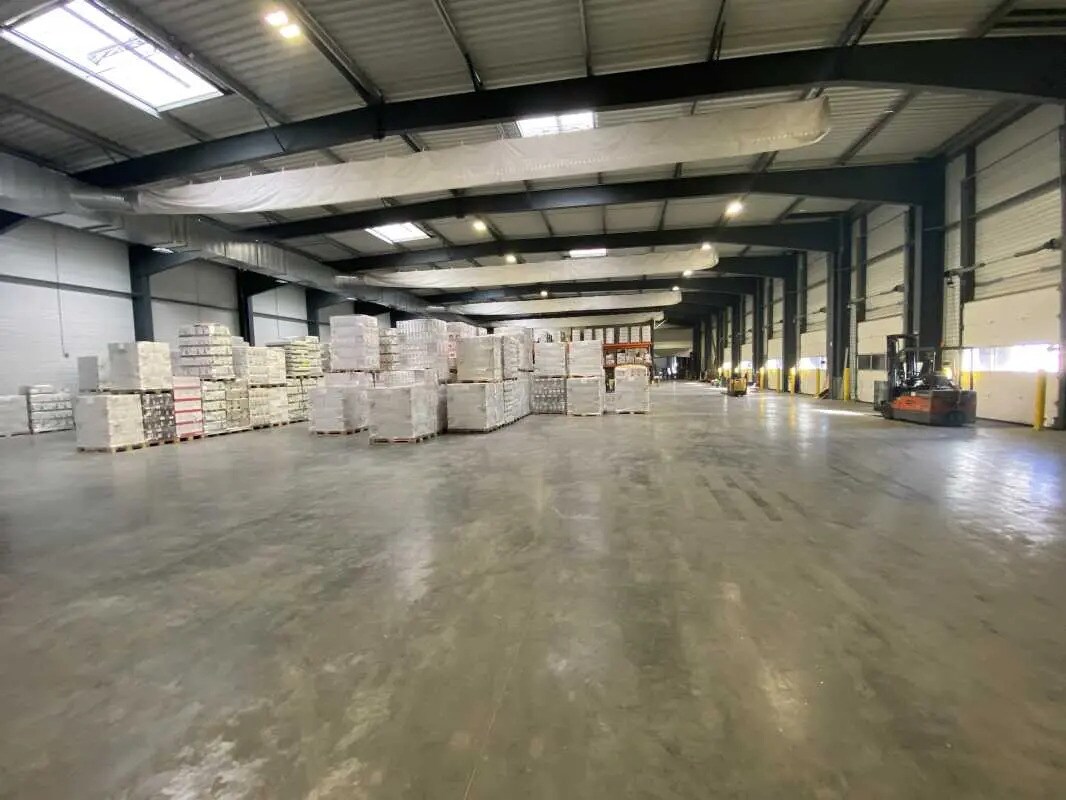 Industriel/Logistique dans Laruscade à vendre Photo intérieure– Image 1 sur 8
