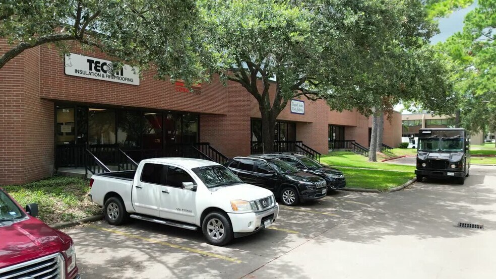 500-525 Garden Oaks Blvd, Houston, TX à louer - Vidéo sur l’annonce professionnelle – Image 2 sur 9