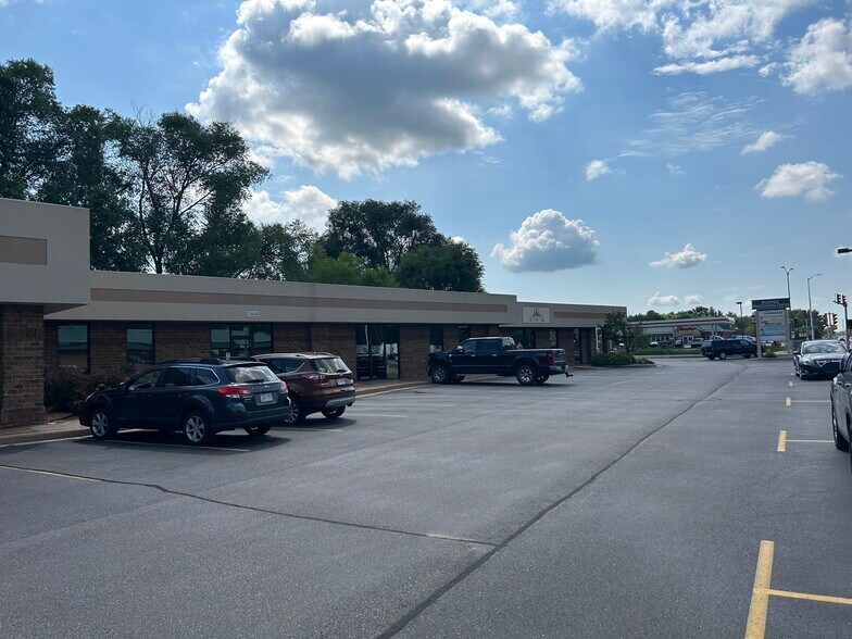 1820 Post Rd, Plover, WI à louer - Photo de l’immeuble – Image 2 sur 82