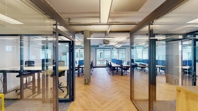 13 Rue Des Petits Hôtels, Paris à louer Photo intérieure– Image 1 sur 5