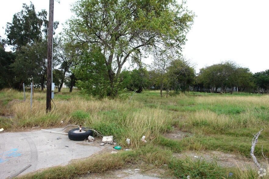 5501 Leopard St, Corpus Christi, TX à vendre - Photo de l’immeuble – Image 2 sur 2