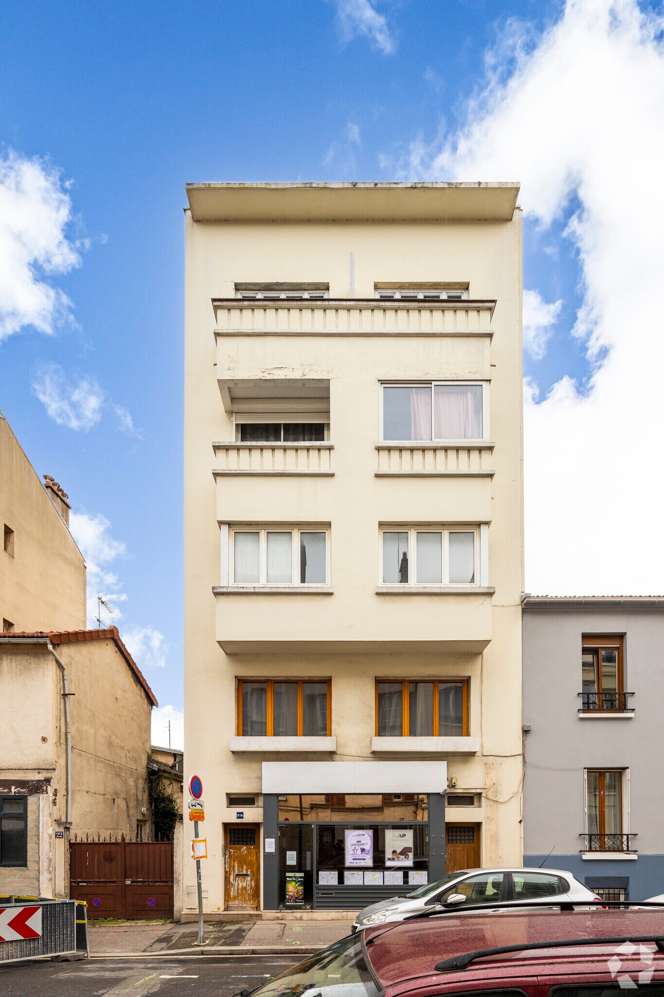 Immeuble residentiel dans Suresnes à vendre Photo principale– Image 1 sur 2