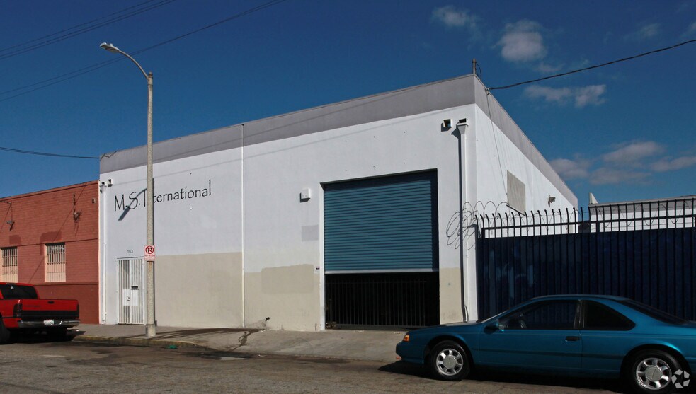 163 W 32nd St, Los Angeles, CA à louer - Photo de l’immeuble – Image 2 sur 5