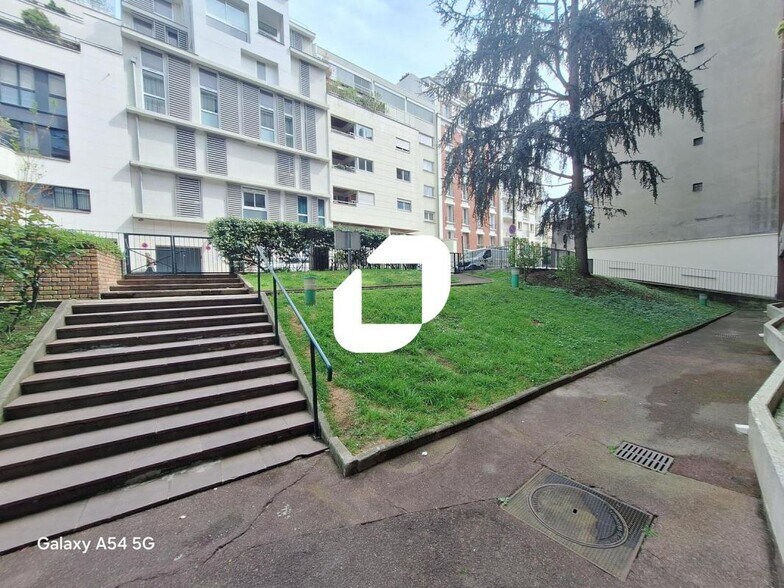 Bureau dans Boulogne-Billancourt à louer - Photo de l’immeuble – Image 2 sur 4