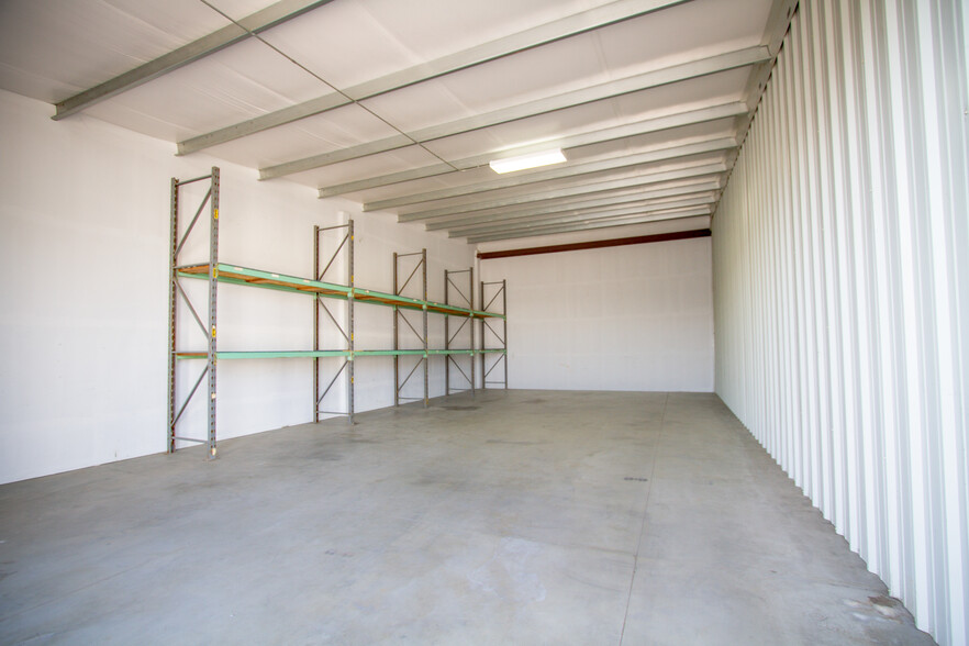 1831 Golden State Ave, Bakersfield, CA à louer - Photo de l’immeuble – Image 2 sur 19