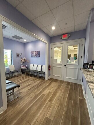Plus de détails pour 7955 Airport Pulling Rd, Naples, FL - Bureau/Médical à louer