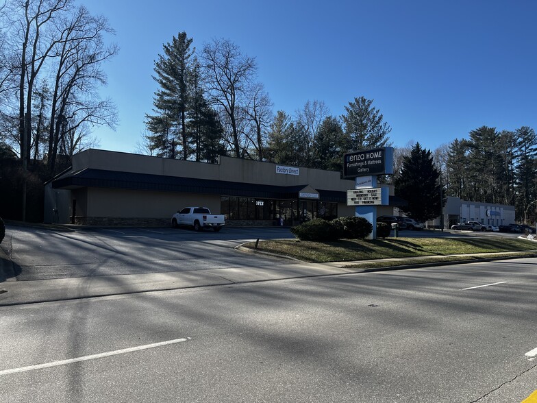 25 Long Shoals Rd, Arden, NC à louer - Photo de l’immeuble – Image 2 sur 8