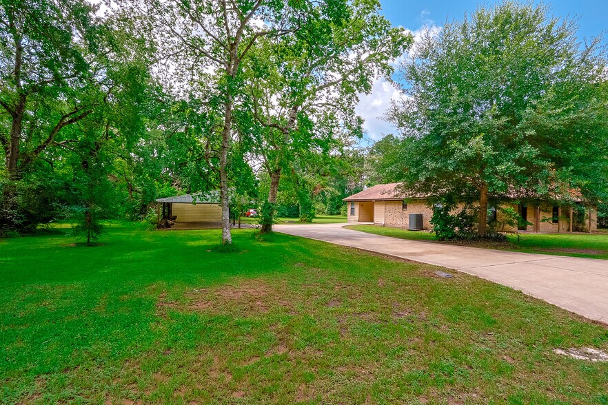 211 Brantley Ln, Magnolia, TX à vendre - Photo de l’immeuble – Image 2 sur 26