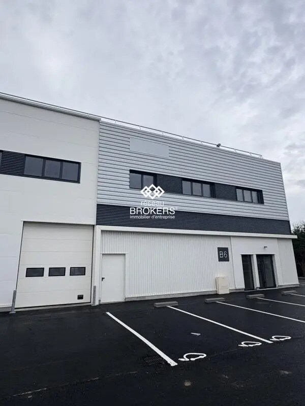 Industriel/Logistique dans Saint-Aignan-Grandlieu à louer Photo de l’immeuble– Image 1 sur 2