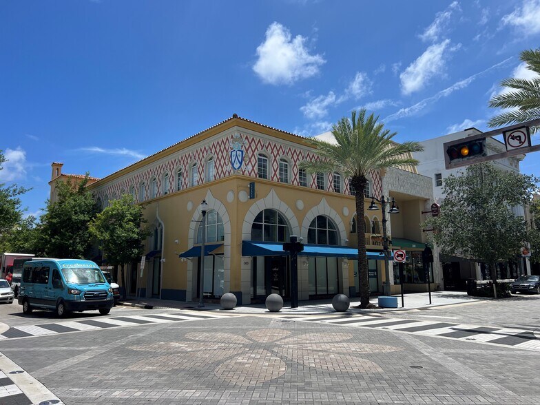 300 Clematis St, West Palm Beach, FL à louer - Photo de l’immeuble – Image 1 sur 14