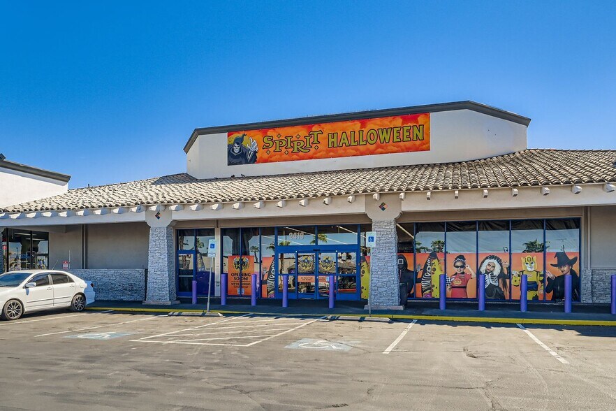 2411-2483 E Tropicana Ave, Las Vegas, NV à louer - Photo de l’immeuble – Image 2 sur 7