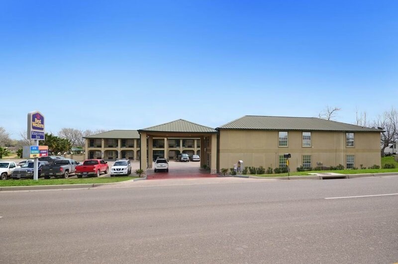 207 US Highway 77 S, Hallettsville, TX à vendre - Photo principale – Image 1 sur 44