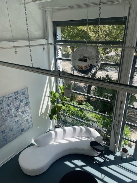 7610-7636 NE 4th Ct, Miami, FL à louer Photo intérieure– Image 1 sur 2