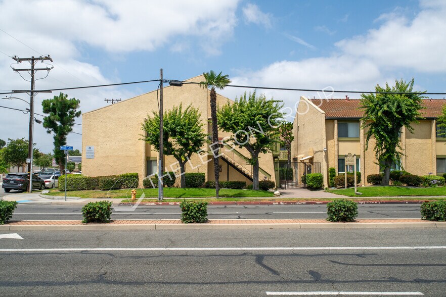 7531 Knott Ave, Buena Park, CA à vendre - Photo de l’immeuble – Image 3 sur 15