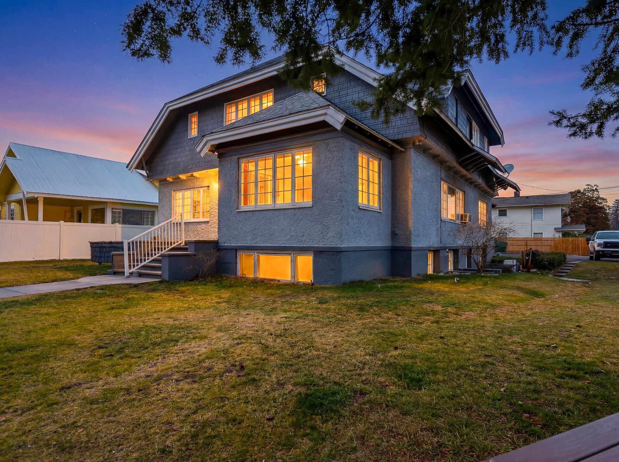 600 Douglas St, Wenatchee, WA à vendre Photo principale– Image 1 sur 81