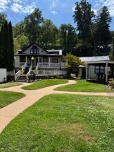 553 W Main St, Sylva, NC à louer Photo intérieure– Image 2 sur 24