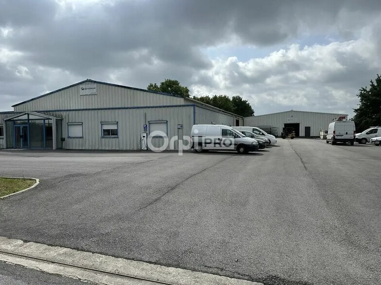 Local d’activités dans La Chevrolière à louer - Photo principale – Image 1 sur 7