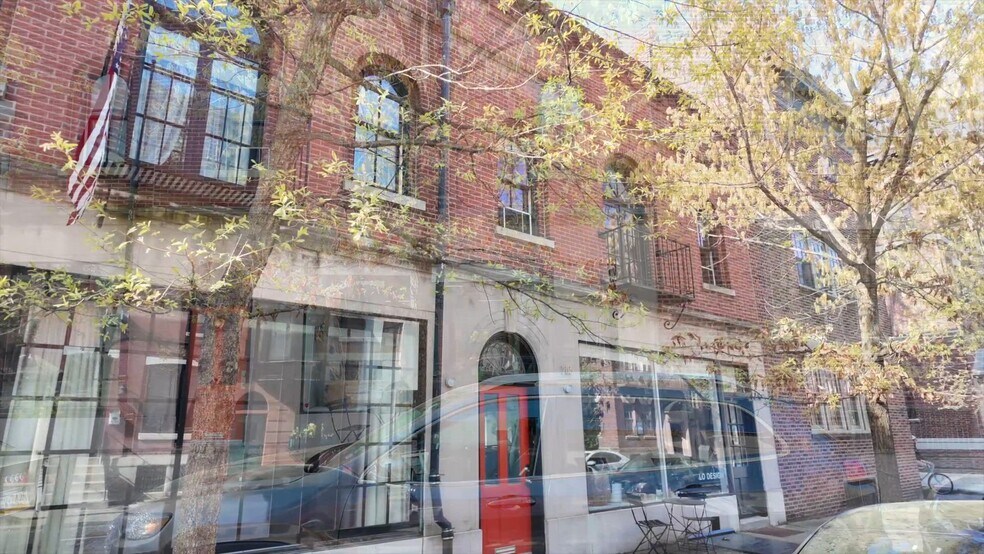 2116 Locust St, Philadelphia, PA à louer - Vidéo sur l’annonce professionnelle – Image 2 sur 14