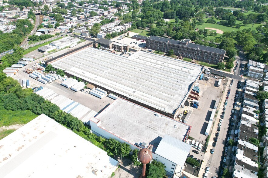 3900 N 10th St, Philadelphia, PA à louer - Photo de l’immeuble – Image 3 sur 4