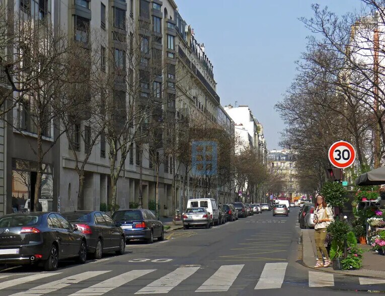 Local commercial dans Paris à louer - Photo de l’immeuble – Image 1 sur 2