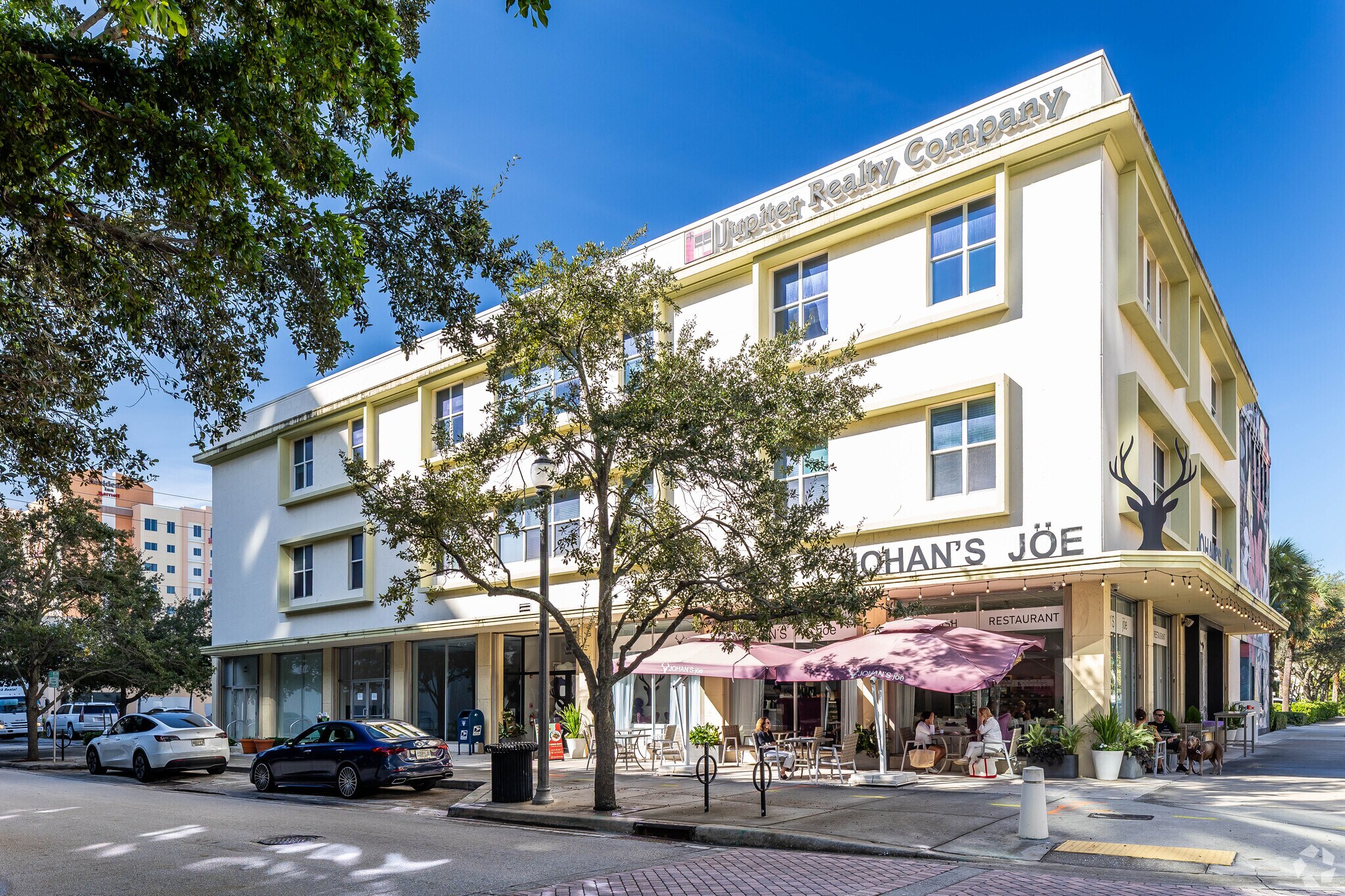 401 S Dixie Hwy, West Palm Beach, FL à louer Photo de l’immeuble– Image 1 sur 10