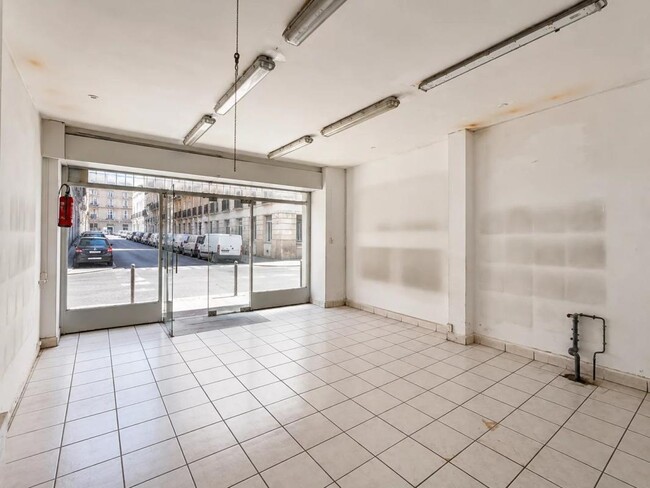 Plus de détails pour 41 Rue Fondary, Paris - Local commercial, Industriel/Logistique à louer