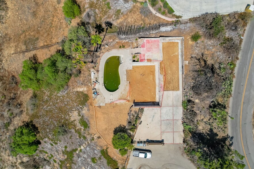 609 W Highland Dr, Camarillo, CA à vendre - Photo de l’immeuble – Image 2 sur 18