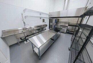 Plus de détails pour 17290 Newhope St, Fountain Valley, CA - Bureau/Local commercial à louer