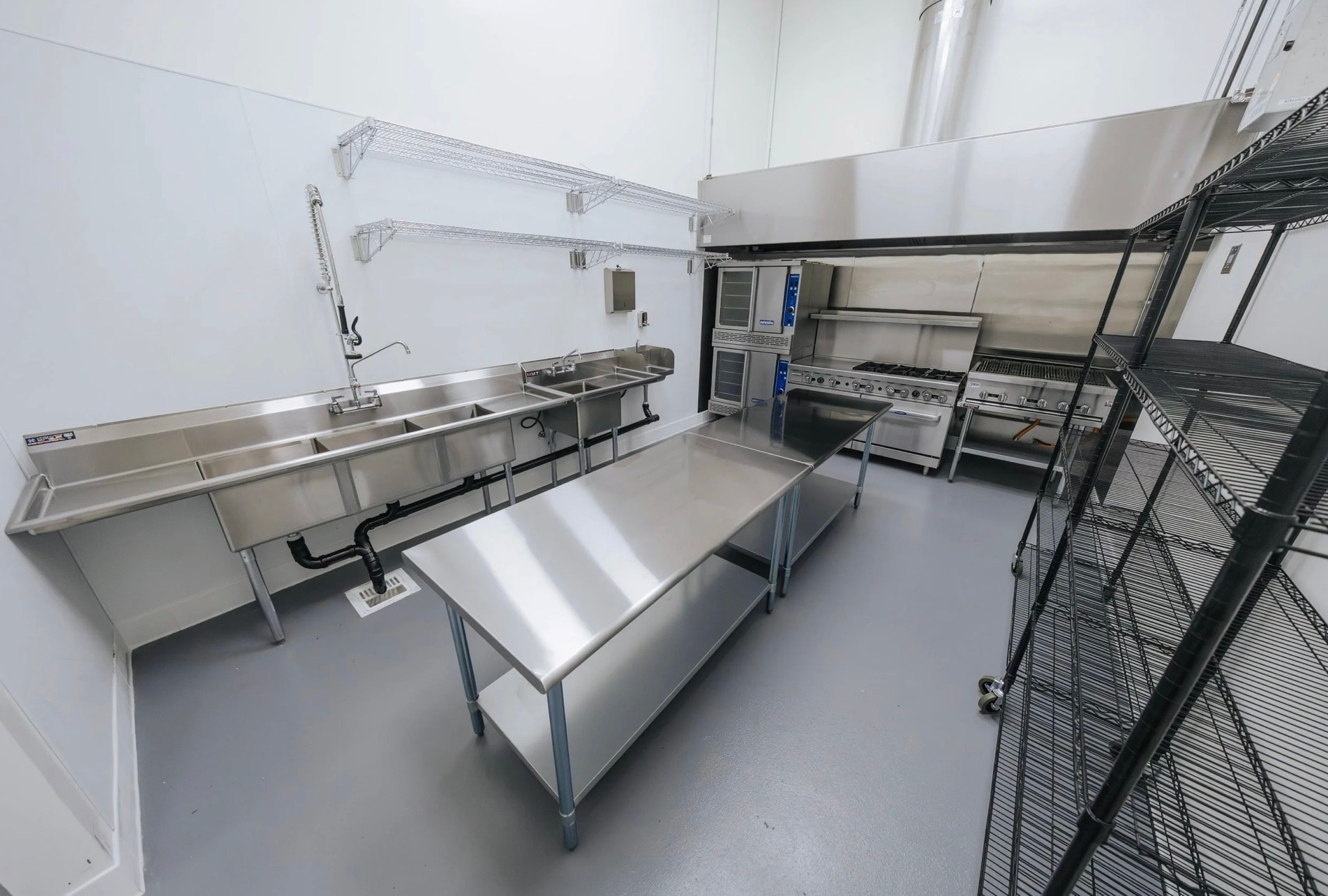 17290 Newhope St, Fountain Valley, CA à louer Photo principale– Image 1 sur 14