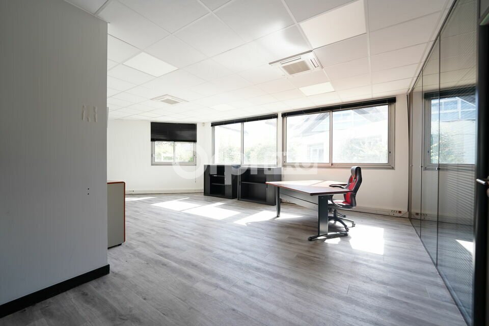 Bureau dans Saint-Maurice-de-Beynost à louer Photo intérieure– Image 1 sur 13
